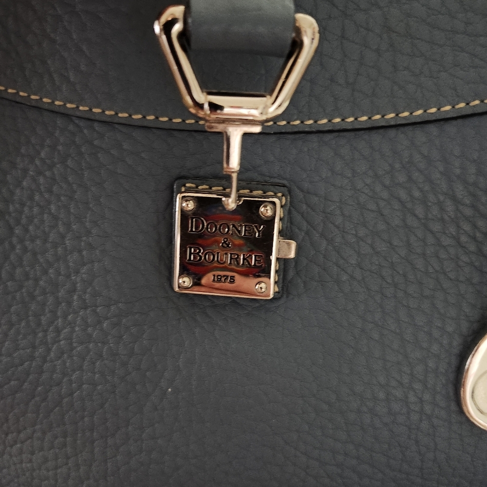 Vintage Dooney And Bourke Handbag ***READ*** - Picture 2 of 12